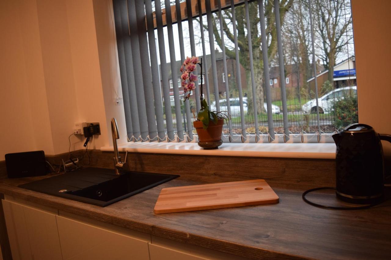 Airport Padzzz Apartment Wythenshawe Exterior photo